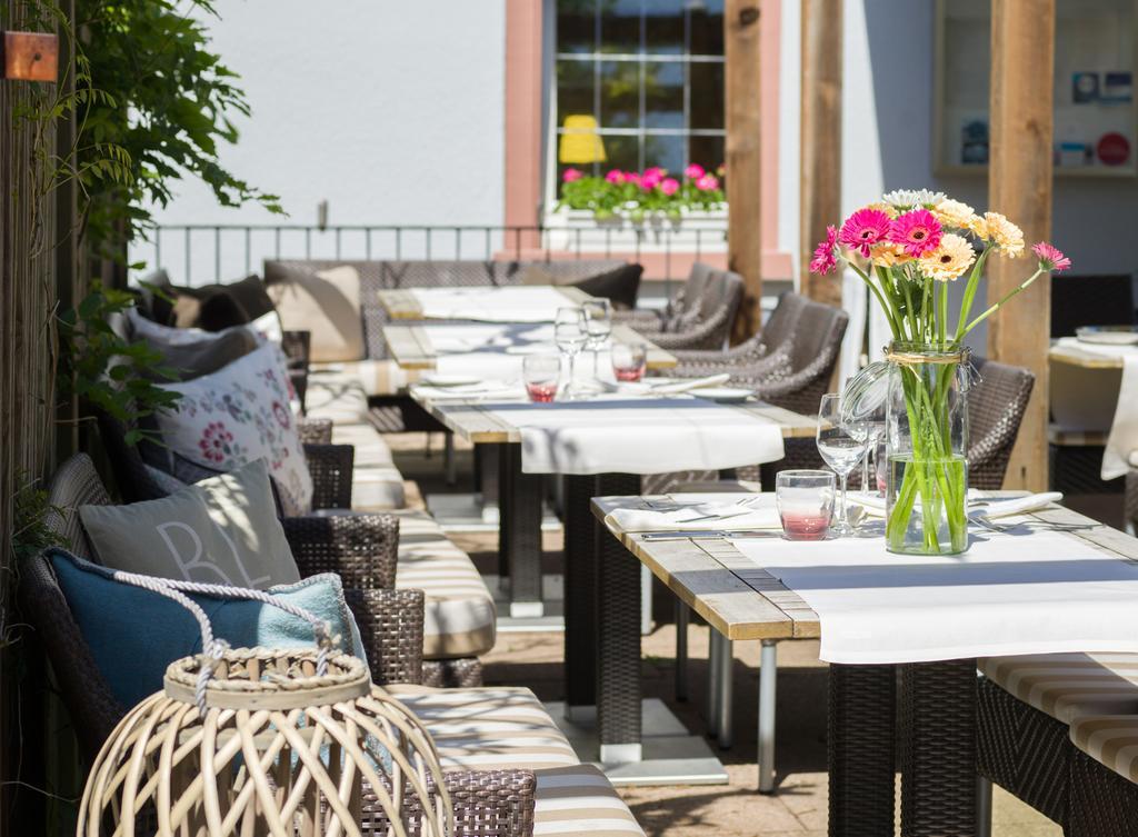 Restaurant-Hotel Maien Лёррах Экстерьер фото